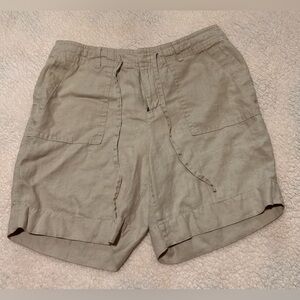 Liz Claiborne Lizwear size 10 ladies linen tan shorts with pockets summer spring